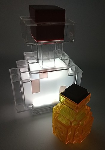 2022 Mojang Minecraft 7.5" Tall Potion Bottle Color Changing Lamp + Bonus Bottle