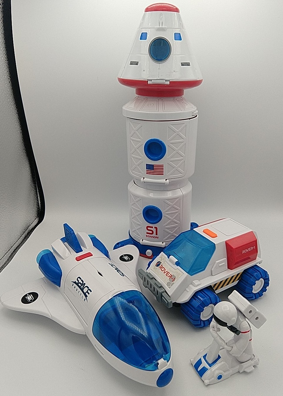 Play Mind Astro Venture Space Capsule Astronauts and Vehicles
